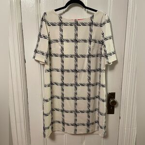 Great shift dress with fun pink and gold back zipper detail